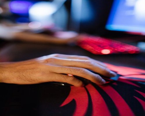 Gaming mouse pad